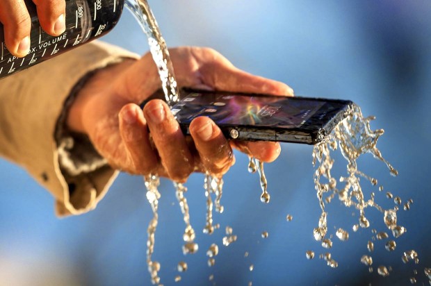 xperia-z-durability-water-resistance-1240x824-87a352114f26128dffe9e44b5a6d4cd8-620x412